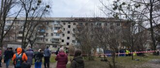 Уламки впали біля будинку в Святошинському районі: є постраждалі
