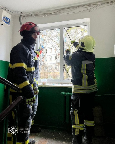 
 Рятувальники показали наслідки атаки на&nbsp;Київ: фото
 