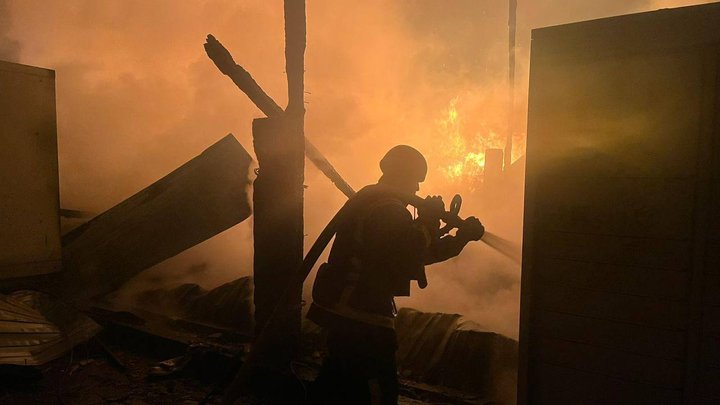 Наслідки обстрілу Київщини: пошкоджений фастівський вокзал, є поранені