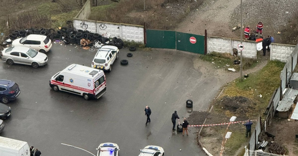 Ворог маскує вибухівку під звичайні предмети: експерт про теракт у Києві
Ворог маскує вибухівку під звичайні предмети: експерт про теракт у Києві