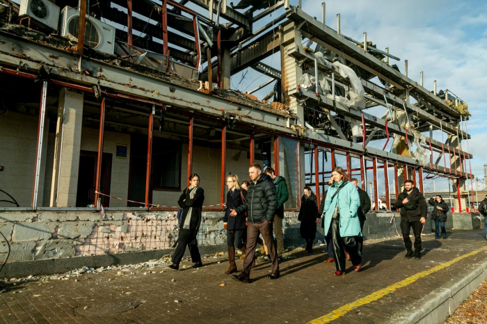 У Фастові знищили депо та вокзал: російський удар пошкодив 27 вагонів приміських поїздів -