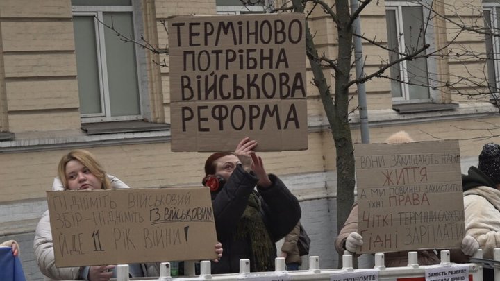 "Навантаження велике — зарплати маленькі": у Києві вимагали збільшити грошове забезпечення військових