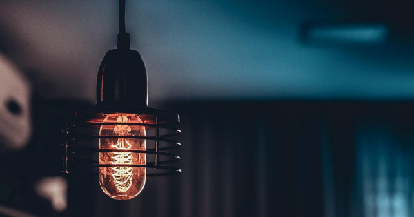 
 Під Києвом люди перекрили дорогу через відключення світла: що відомо (відео)
 