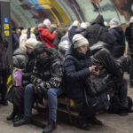 Деякі станції метро в Києві недостатньо захищають від обстрілів — ЗМІ