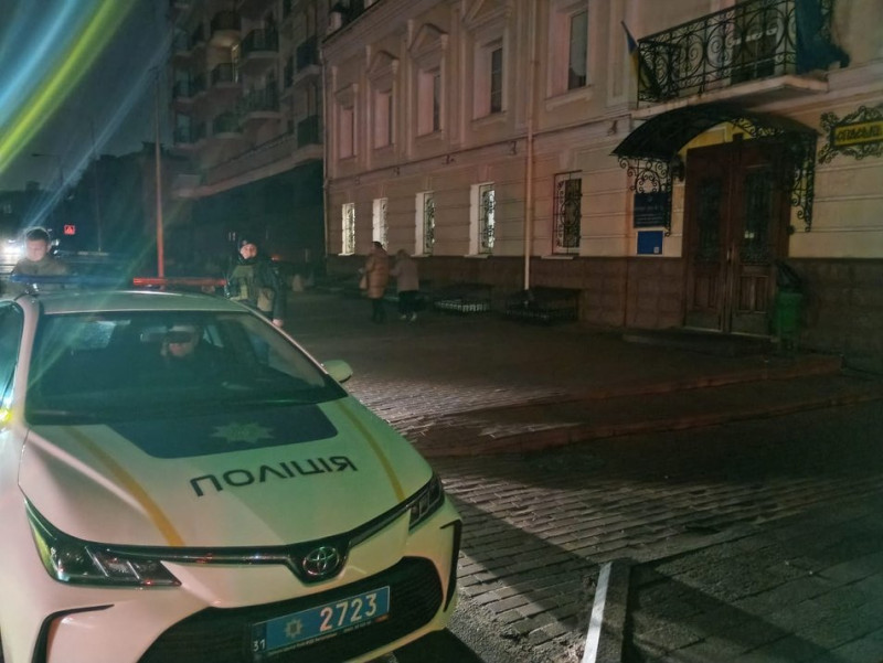 Біля Коордштабу в Києві знайшли предмет, схожий на радіомаячок