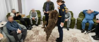 Собака Банана допомагає в реабілітації військових у Києві