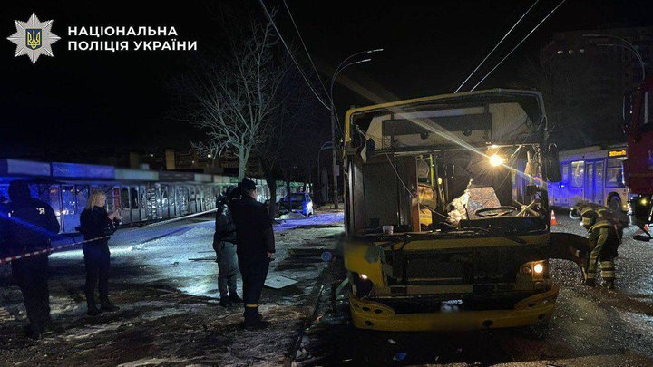 У Києві пролунав вибух в автобусі. Поліція з'ясовує обставини