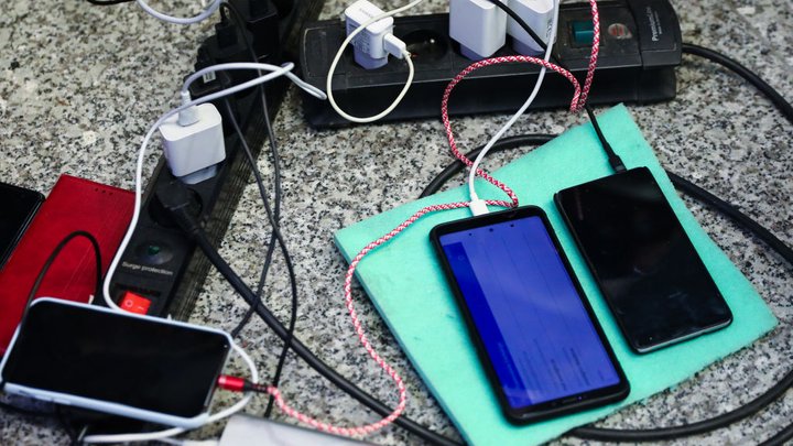 Вмикають все й одразу після знеструмлень: чверть киян стали використовувати більше електрики