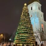 На Софійській площі в Києві відкрили головну ялинку країни