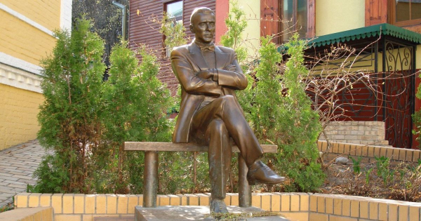 
 На&nbsp;Андріївському узвозі в&nbsp;Києві демонтують скандальний пам&rsquo;ятник&nbsp;&mdash; деталі
 