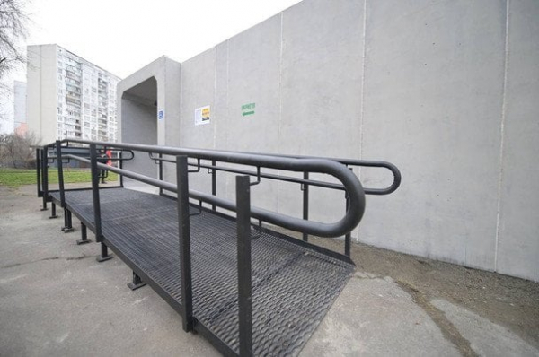 У Києві встановили перше сертифіковане мобільне укриття — який вигляд має і де шукати (фото)
У Києві встановили перше сертифіковане мобільне укриття — який вигляд має і де шукати (фото)