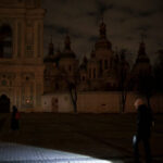 Екстрені відключення світла запровадили у Києві: що відомо