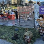 "Стоїмо за наших хлопців, які зникли на Курщині": в центрі Києва рідні військових вийшли на акцію