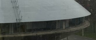 Як зараз виглядає "Летюча тарілка" в Києві: в будівлі триває реставрація