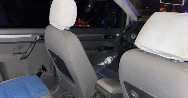 
 У Києві озброєні чоловіки захопили в заручники таксиста: подробиці та фото
 