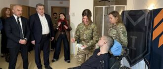 У Києві ветерану з ампутаціями відмовили у видачі картки ПриватБанку: як відреагували в банку