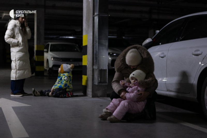 Росія завдала масованого удару по Києву: загинула людина, десятки поранені