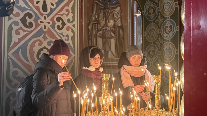 У Києві в Михайлівському соборі віряни зібралися на різдвяний Святвечір