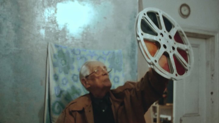 Як зараз виглядає "Летюча тарілка" в Києві: в будівлі триває реставрація