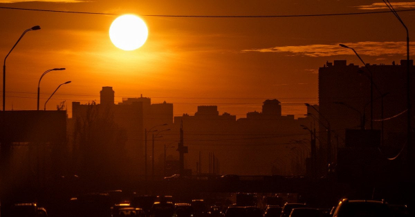 У центрі Києва утворилася величезна вирва: що сталося (відео)
У центрі Києва утворилася величезна вирва: що сталося (відео)