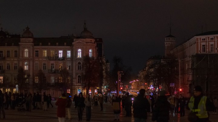 Графіки відключень електрики в Києві та в області: коли не буде світла 22 грудня
