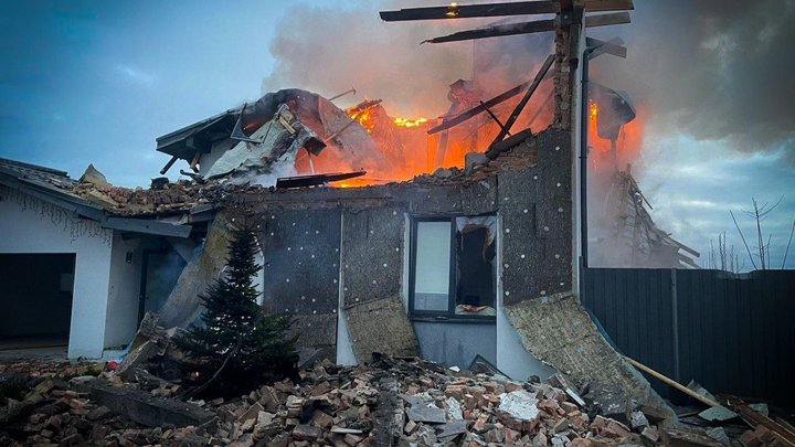 Через атаку на Київщині загинула літня жінка, є постраждалі