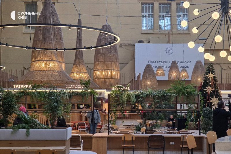 "Схожий на фуд-маркет": у центрі Києва відкрили оновлений Бессарабський ринок