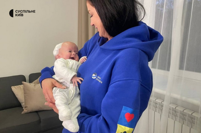 "Мав народитись здоровою дитиною": з лікарні виписали 3-місячного Назарчика, мати якого загинула через атаку на Київ