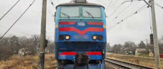 На Київщині потяг збив людину: що відомо