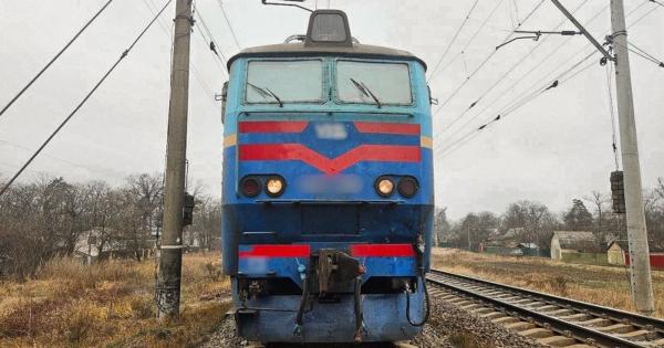 
 На Київщині потяг збив людину: що відомо
 