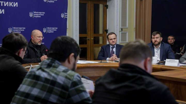 Найближчими днями Київ перейде "до жорстких, але прогнозованих графіків" вимкнення світла — Шмигаль