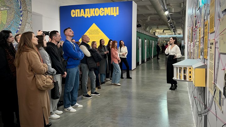 Виставка Ukraine WOW пропонує безплатних 1000 квитків для ВПО та родин військових