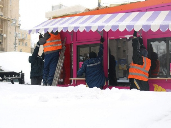 
 У&nbsp;Києві масово демонтують незаконні МАФи: дійшли до&nbsp;центру міста (фото)
 