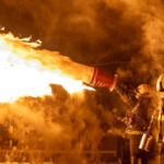 У центрі Києва на Хрещатику спалахнула пожежа