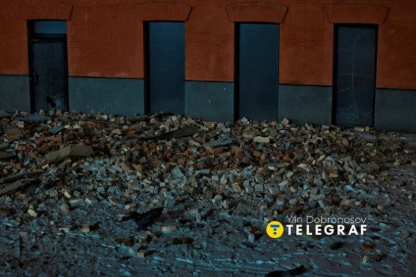 Обстріл Києва: під удар потрапила відома шоколадна фабрика (фото)
Обстріл Києва: під удар потрапила відома шоколадна фабрика (фото)