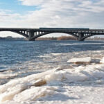 У Києві збільшили інтервал руху поїздів метро на лівий берег