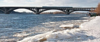 У Києві збільшили інтервал руху поїздів метро на лівий берег