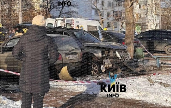 У Києві вибухнув позашляховик, є постраждалі У Києві вибухнув позашляховик, є постраждалі