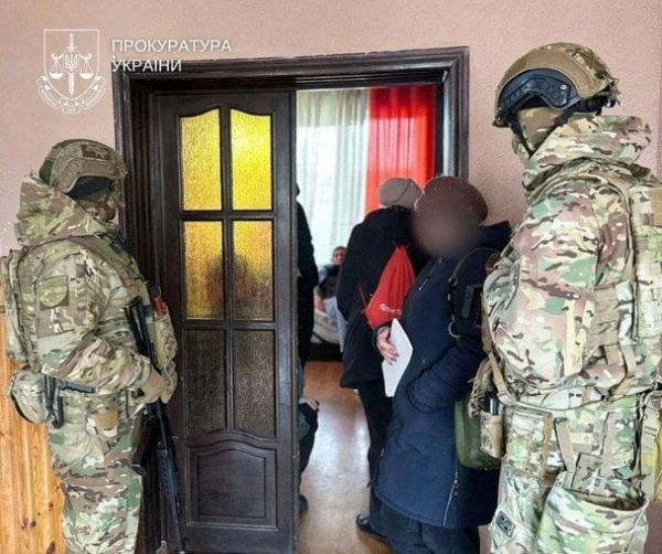 
 У Києві пацієнтів рехабу перетворювали на рабів
 