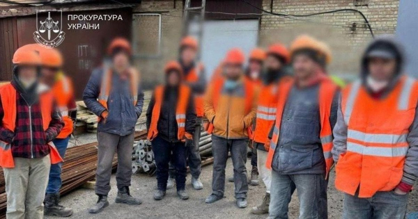 
 У Києві пацієнтів рехабу перетворювали на рабів
 