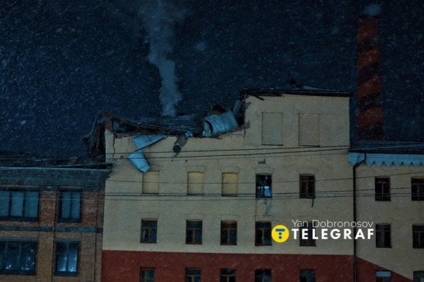 Обстріл Києва: під удар потрапила відома шоколадна фабрика (фото)
Обстріл Києва: під удар потрапила відома шоколадна фабрика (фото)