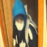 У Києві скоєно напади на пункти обміну валют: чим погрожував грабіжник (фото)