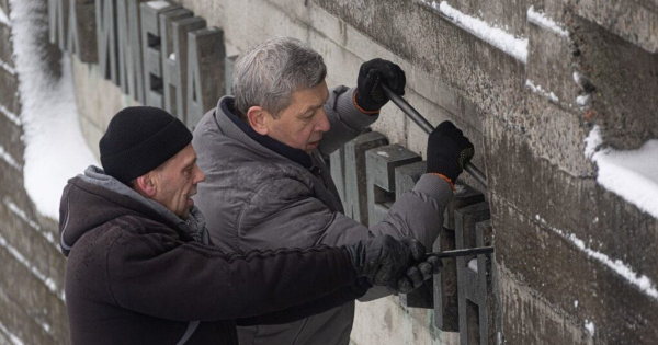 У Музеї війни в Києві демонтували радянські написи: який вигляд має заклад тепер (фото)
У Музеї війни в Києві демонтували радянські написи: який вигляд має заклад тепер (фото)