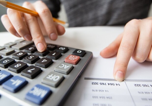 Сплата податків, фото з відкрих джерел