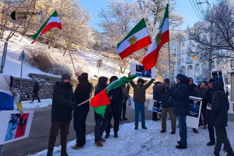 Біля посольства Ірану в Києві відбувся мітинг на підтримку антиурядових іранських протестів