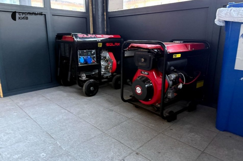 "У нас вдома 5 градусів тепла": кияни можуть зігрітися та поїсти у пунктах незламності