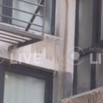 У Києві будинок перетворився на крижану печеру