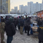 Надскладна ситуація в Києві: рятувальники розгорнули наметові пункти обігріву (фото, відео)