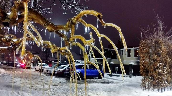 У Києві та області застосовували екстрені відключення світла. Де зараз діють графіки