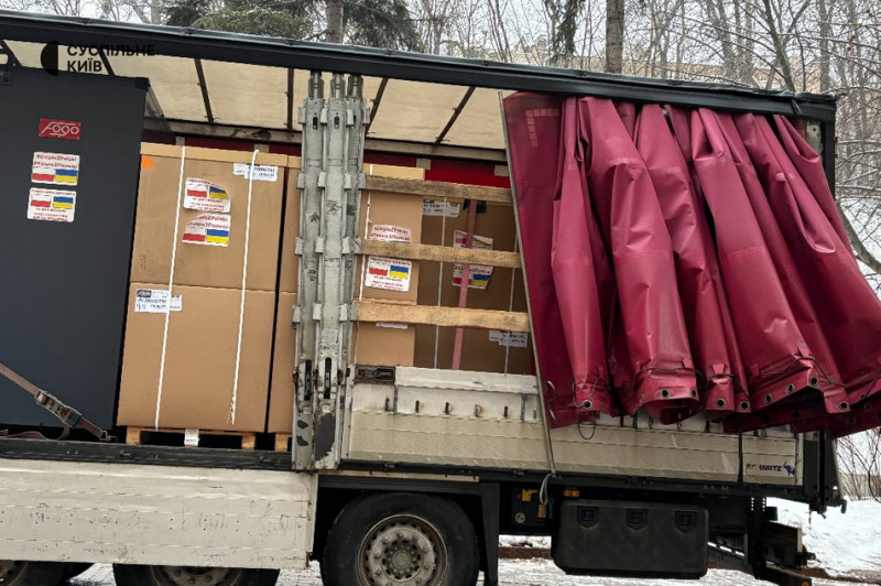 "Тепло з Польщі": до Києва прибула перша партія генераторів, на які скинулись поляки